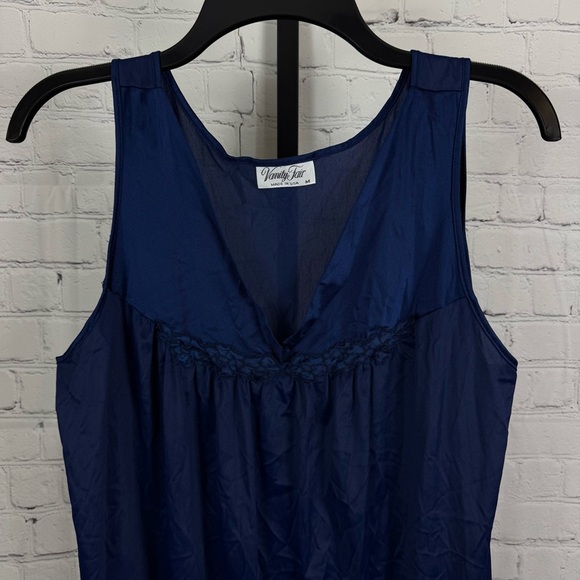 Vanity Fair Navy Coloratura Nightgown Size Medium - Picture 2 of 8